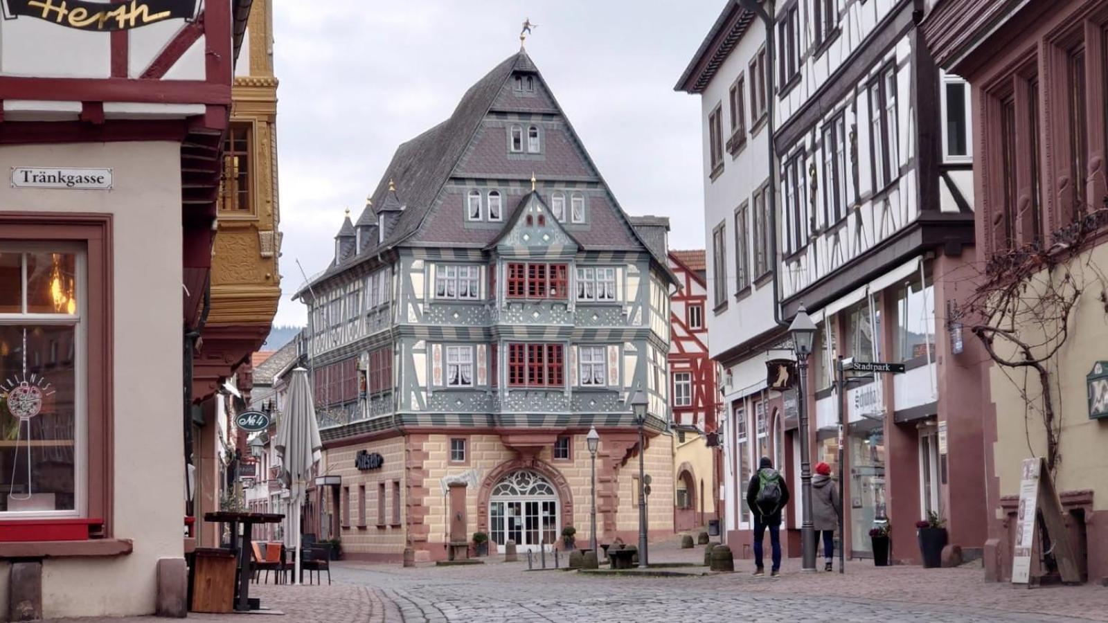 Hotel Zum Riesen - Aelteste Fuerstenherberge Deutschlands Miltenberg Bagian luar foto