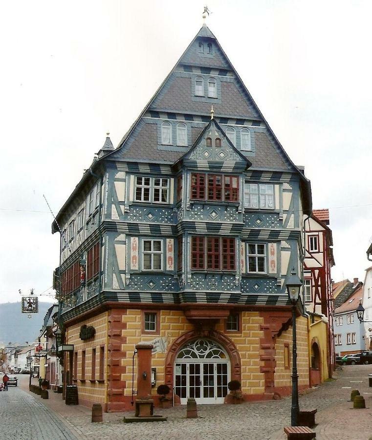 Hotel Zum Riesen - Aelteste Fuerstenherberge Deutschlands Miltenberg Bagian luar foto